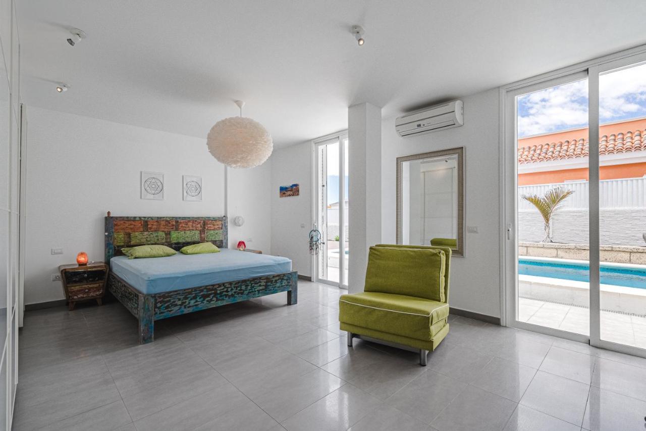 Modern 3Bdr Villa With Heated Pool El Médano Esterno foto