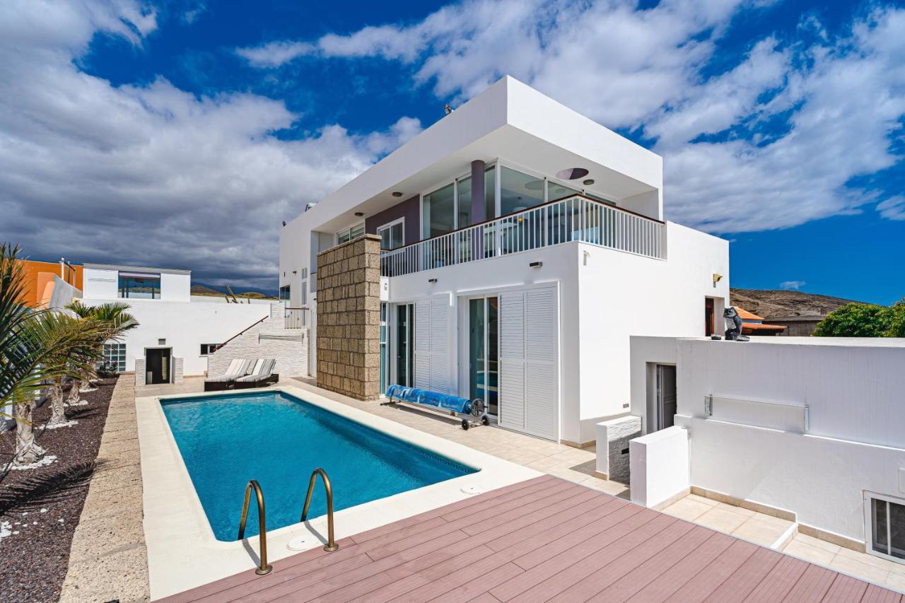 Modern 3Bdr Villa With Heated Pool El Médano Esterno foto