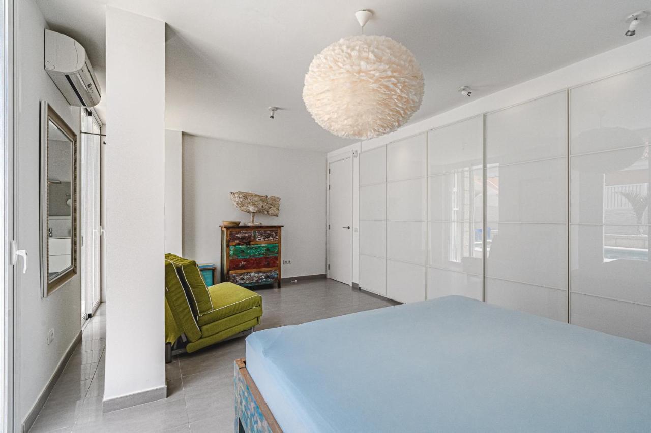 Modern 3Bdr Villa With Heated Pool El Médano Esterno foto