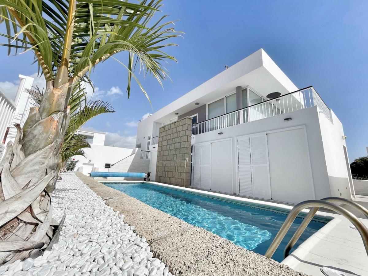 Modern 3Bdr Villa With Heated Pool El Médano Esterno foto