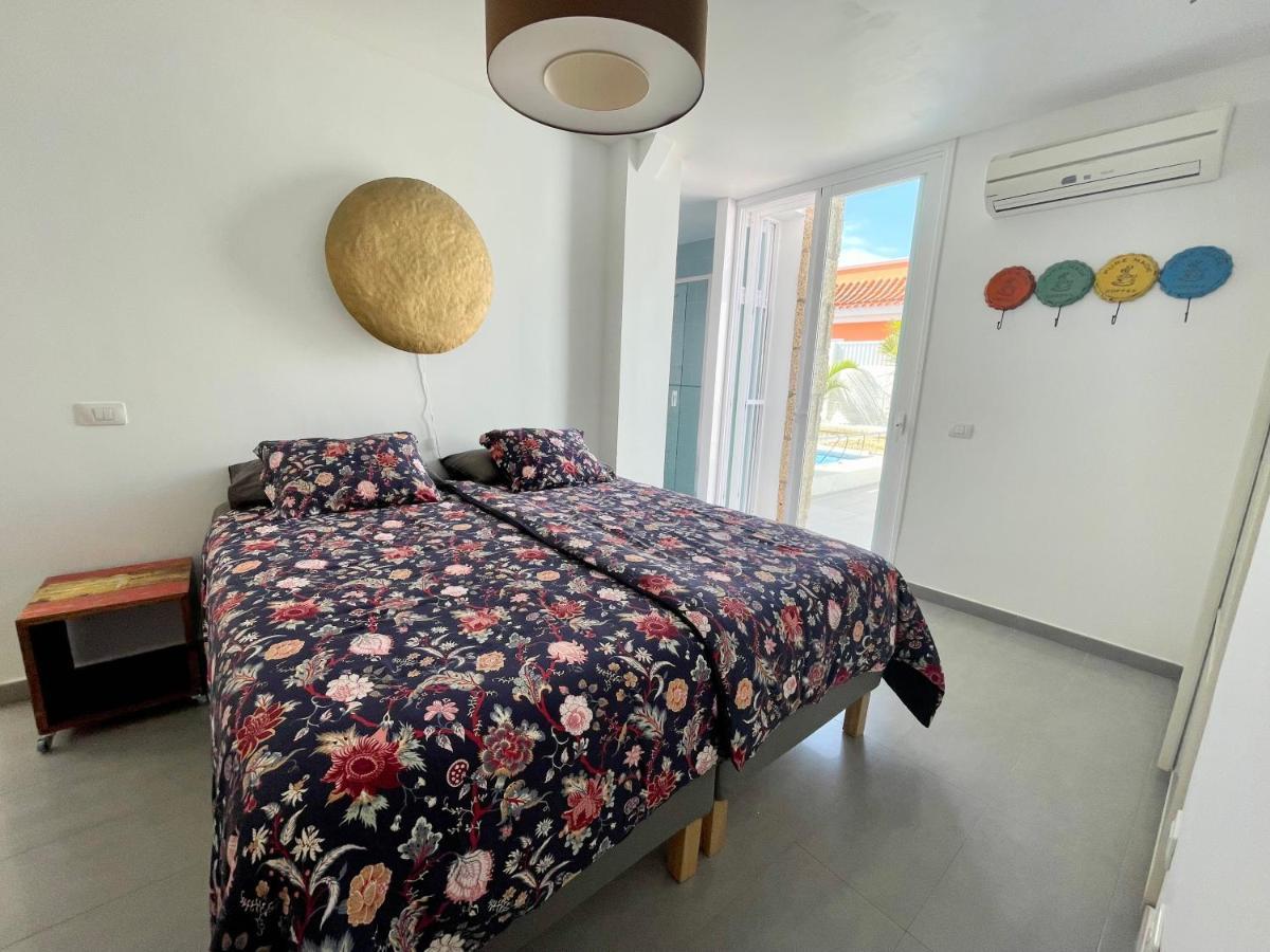 Modern 3Bdr Villa With Heated Pool El Médano Esterno foto